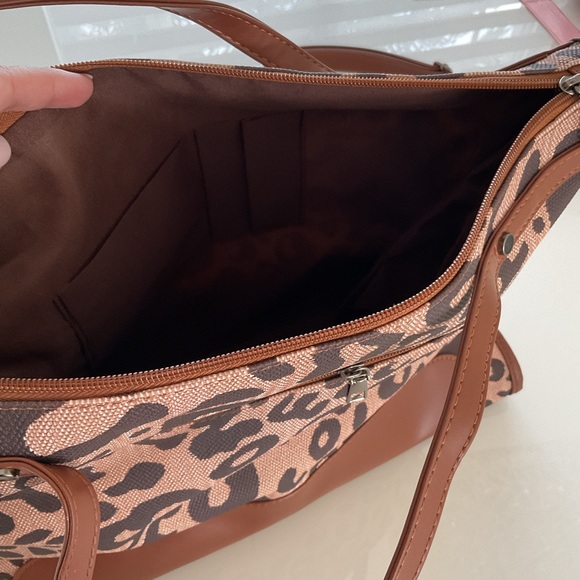 NWT - On Sale!! Leopard Tote Bag - Picture 8 of 8